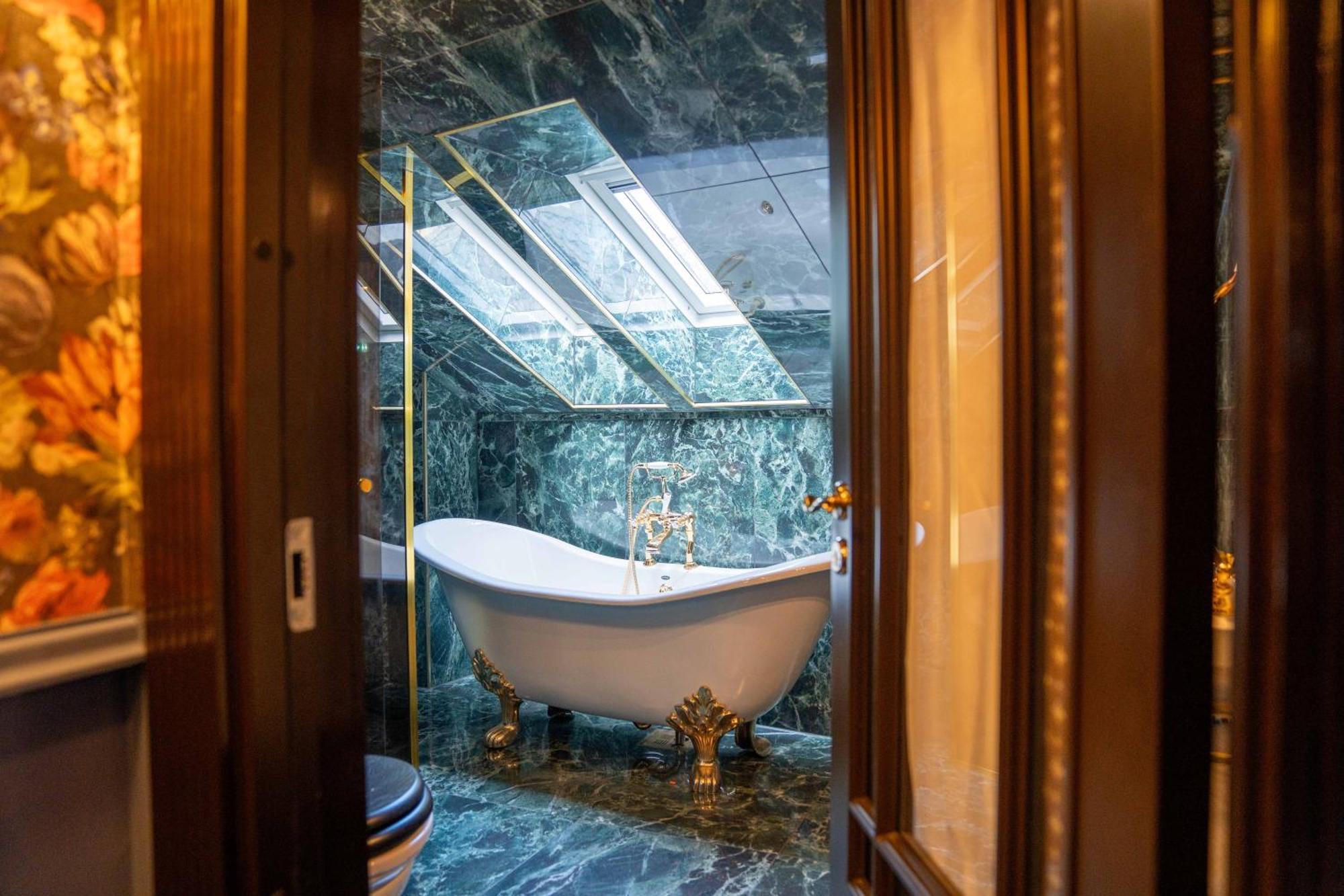 Charmante - Skostredet Hotel Берген Екстериор снимка