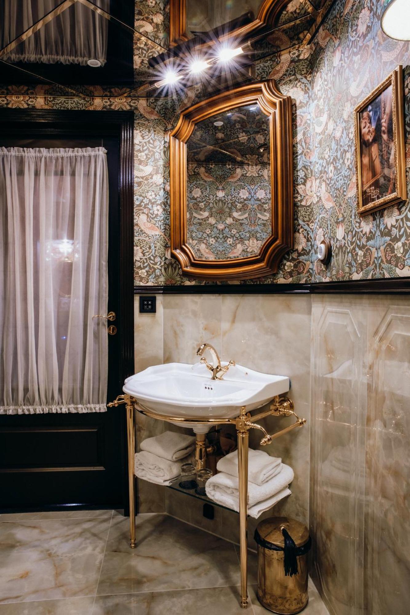 Charmante - Skostredet Hotel Берген Екстериор снимка