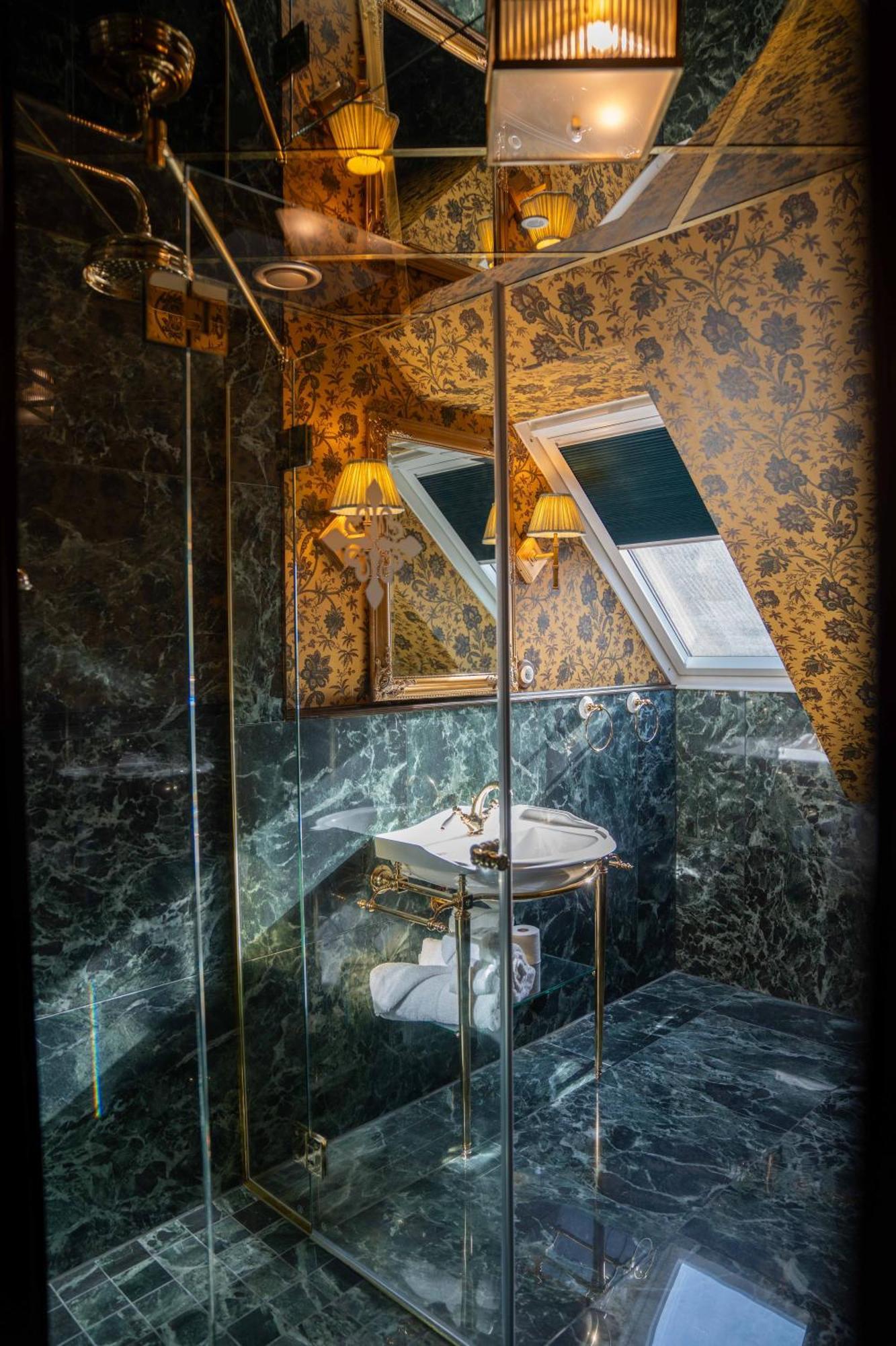 Charmante - Skostredet Hotel Берген Екстериор снимка