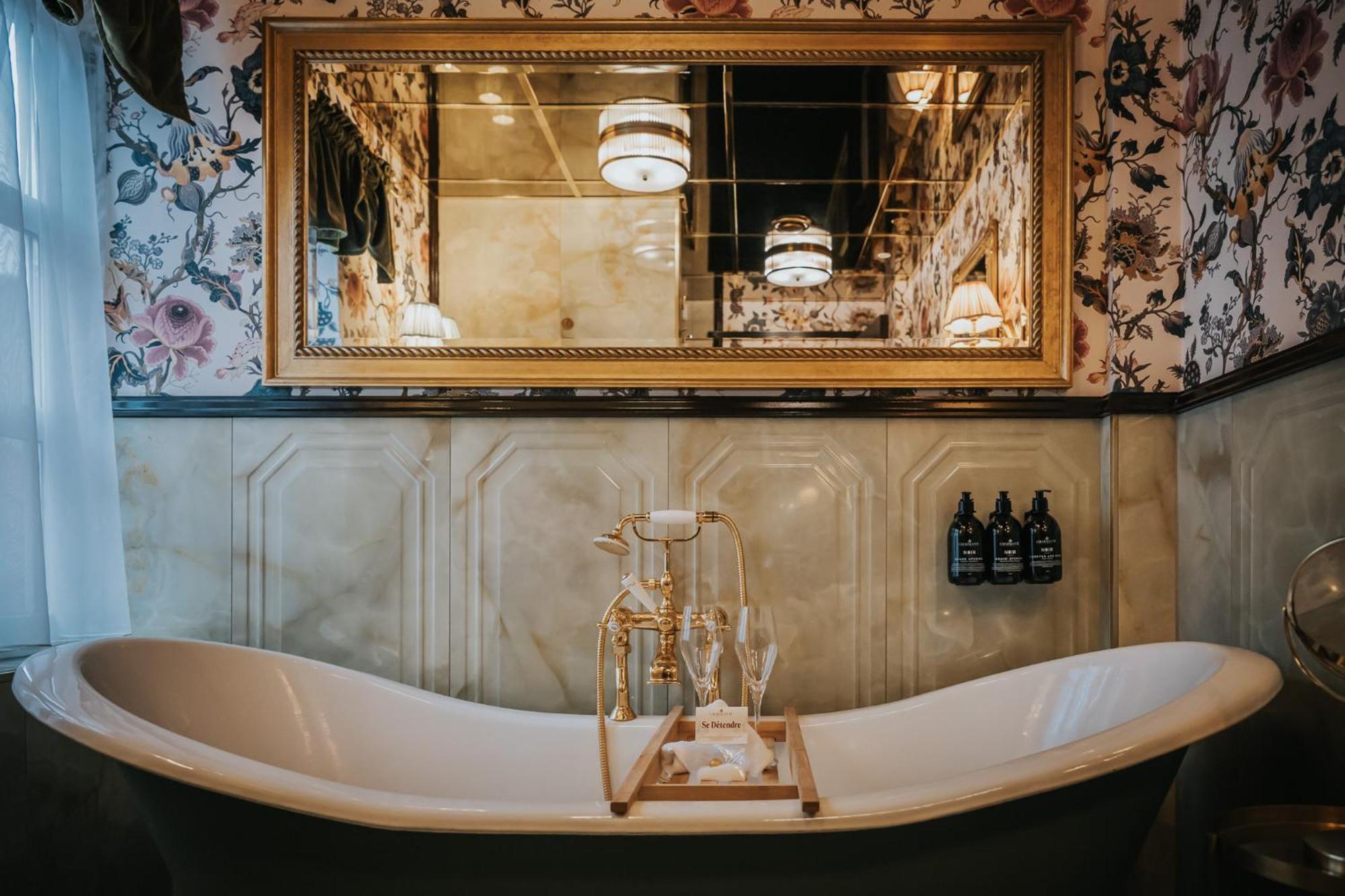 Charmante - Skostredet Hotel Берген Екстериор снимка